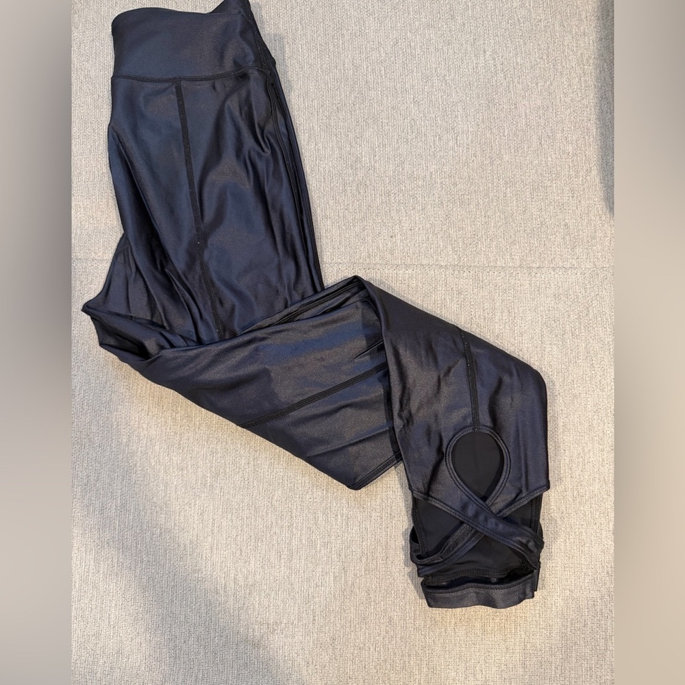 Good American High-Rise Black Shiny Leggings with Ankle Cutouts - Picture 4 of 4